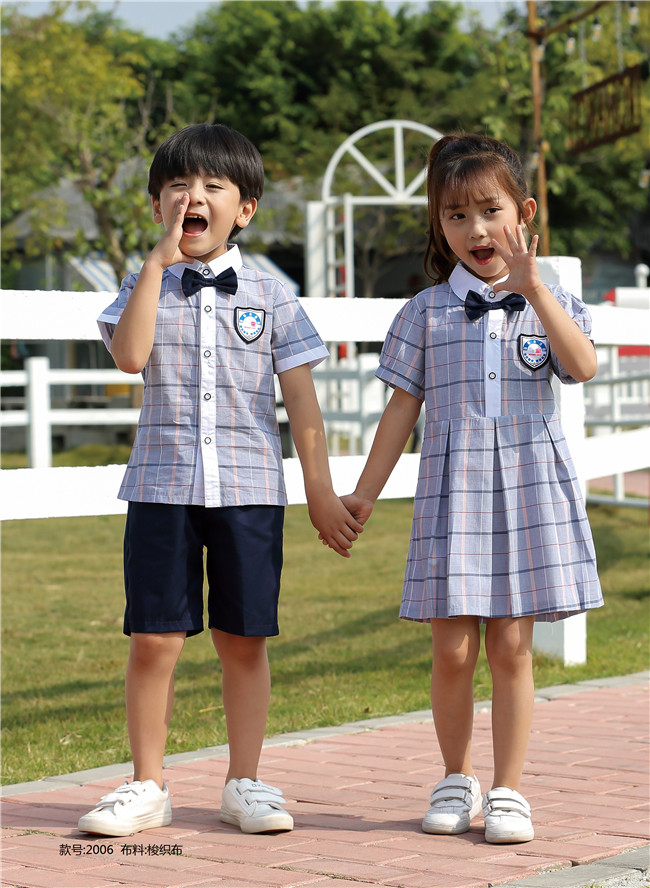 小裙子和小襯衫，幼兒園園服